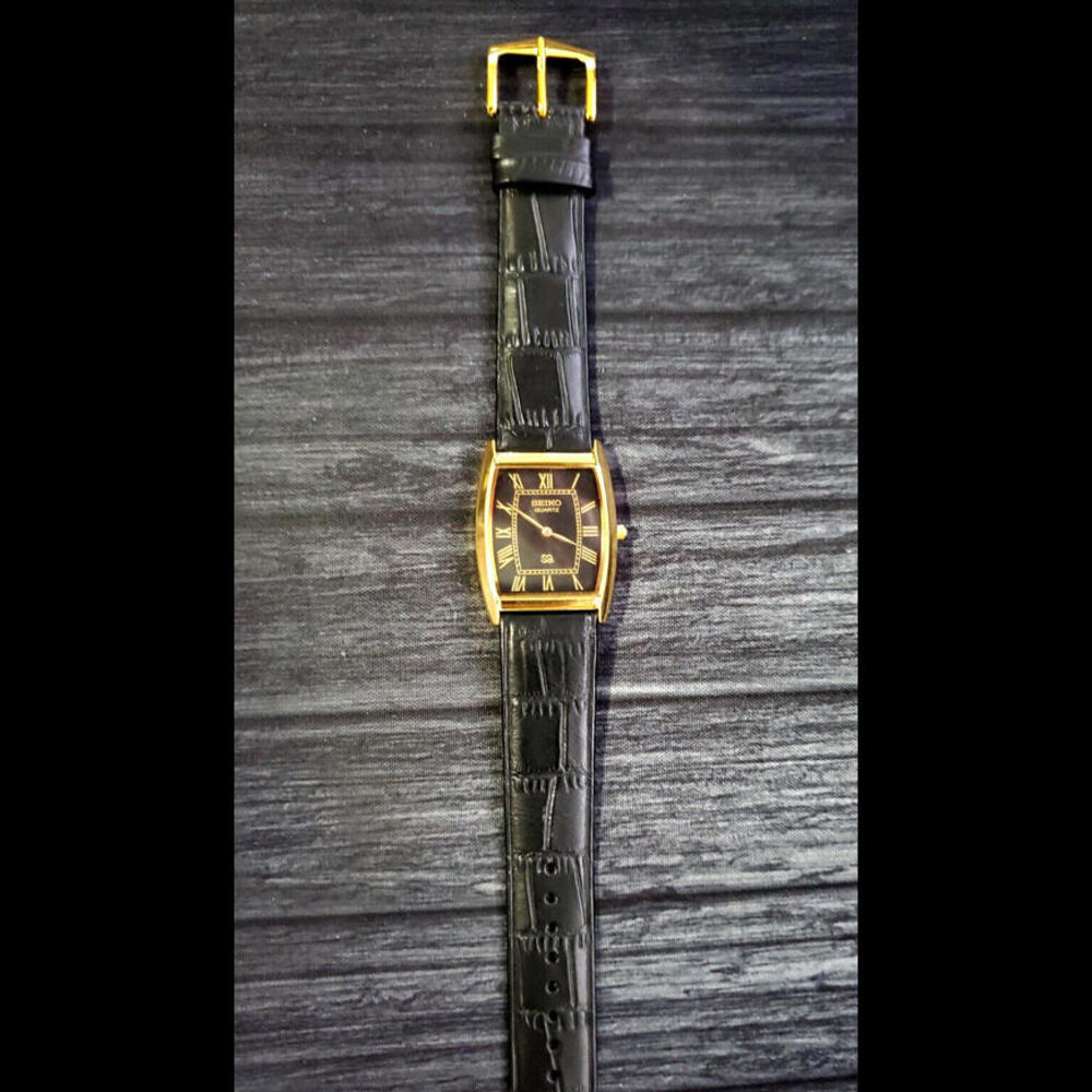 Vintage Style Tank Men's Classic Slim Seiko‎ Barrel Gold Black Watch 🌟